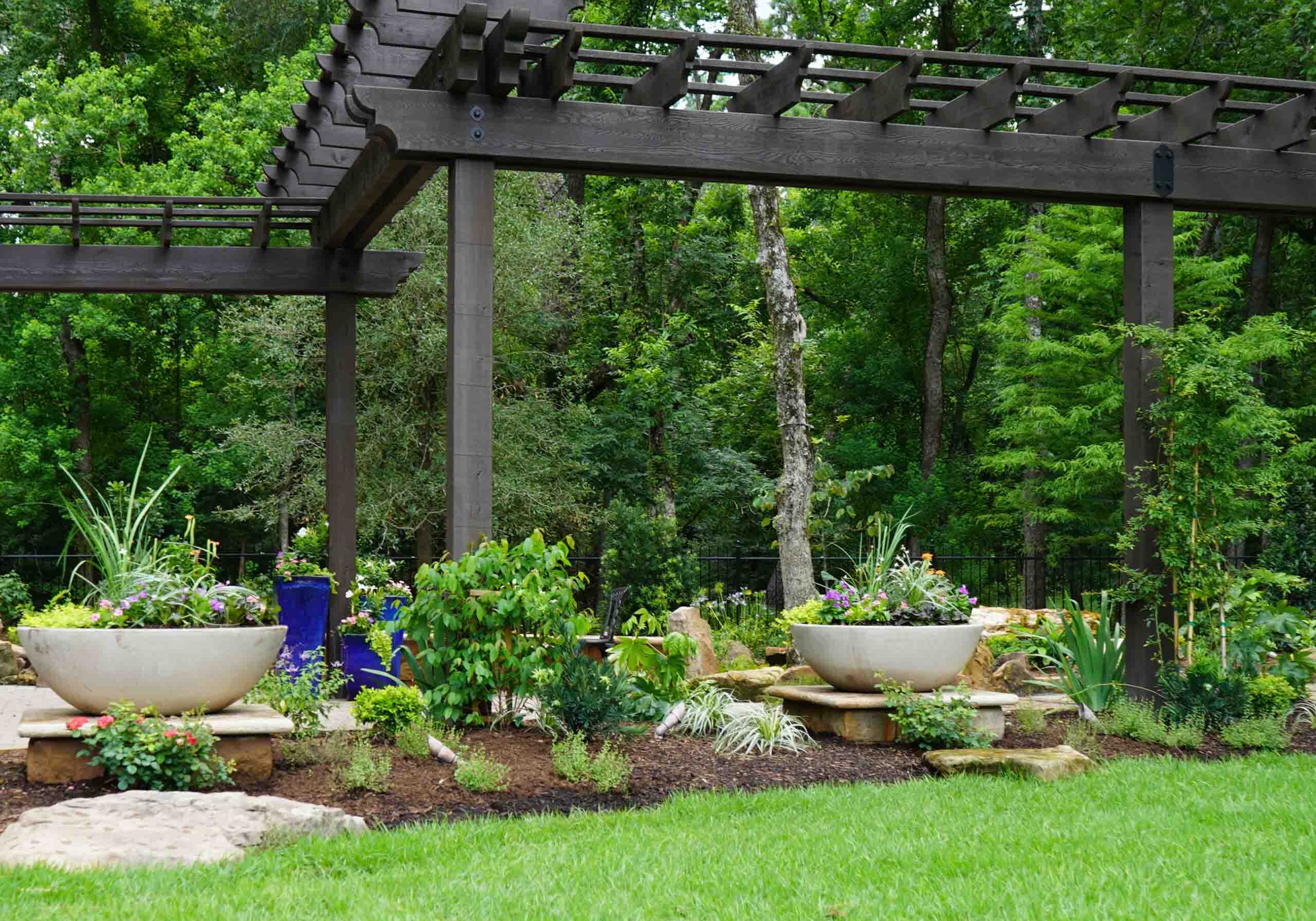 DSC02368 Pergolas.WokPlanters (cropped)